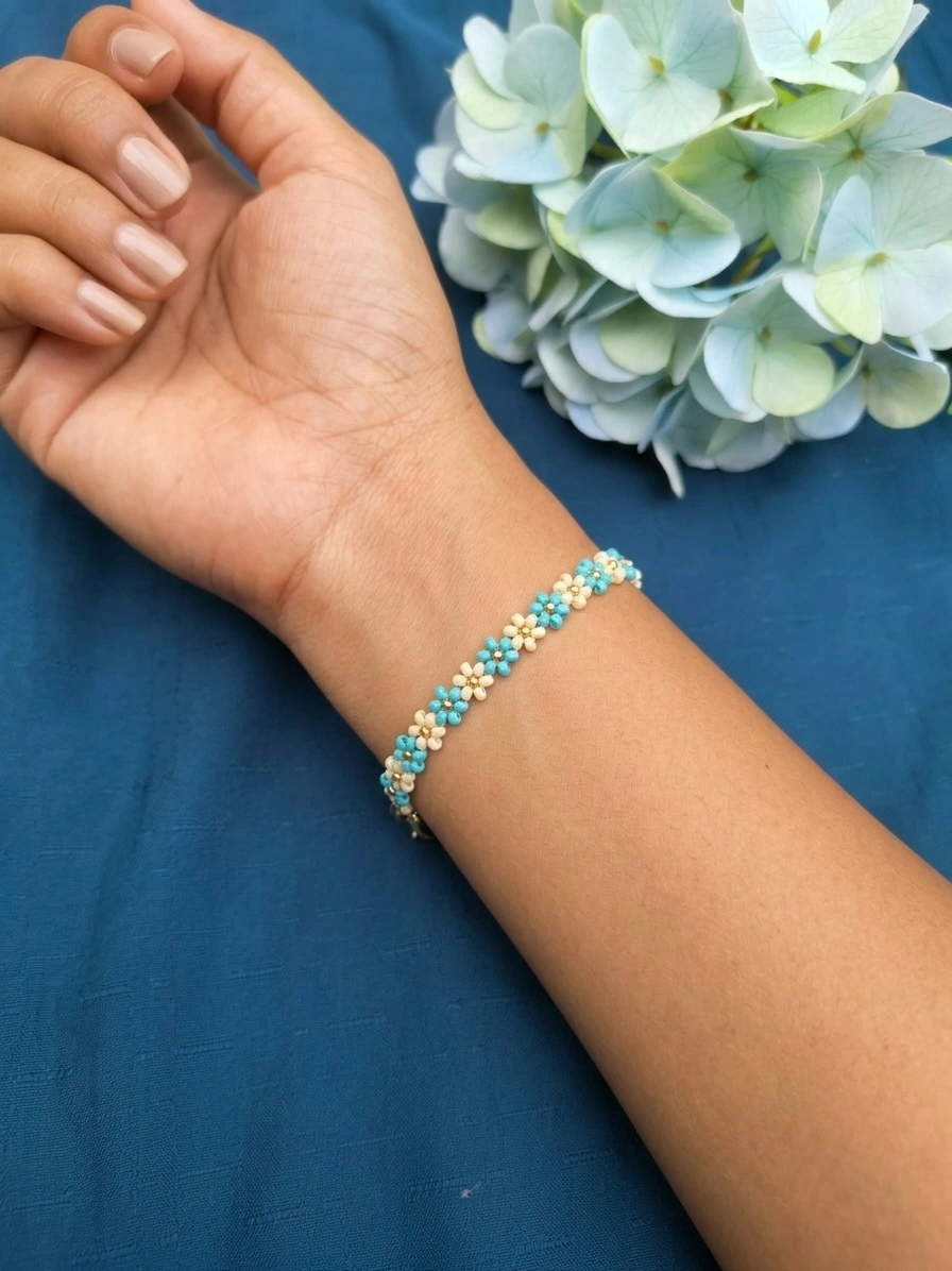 Blue & White Floral Beaded Bracelet