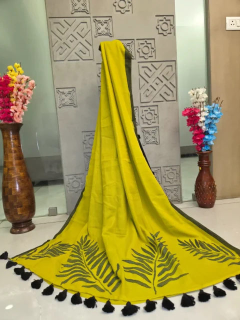 Exclusive Mul Cotton Saree with Hand-Painted Art and Thread Embroidery